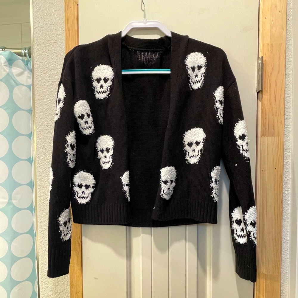No Boundaries skull cardigan